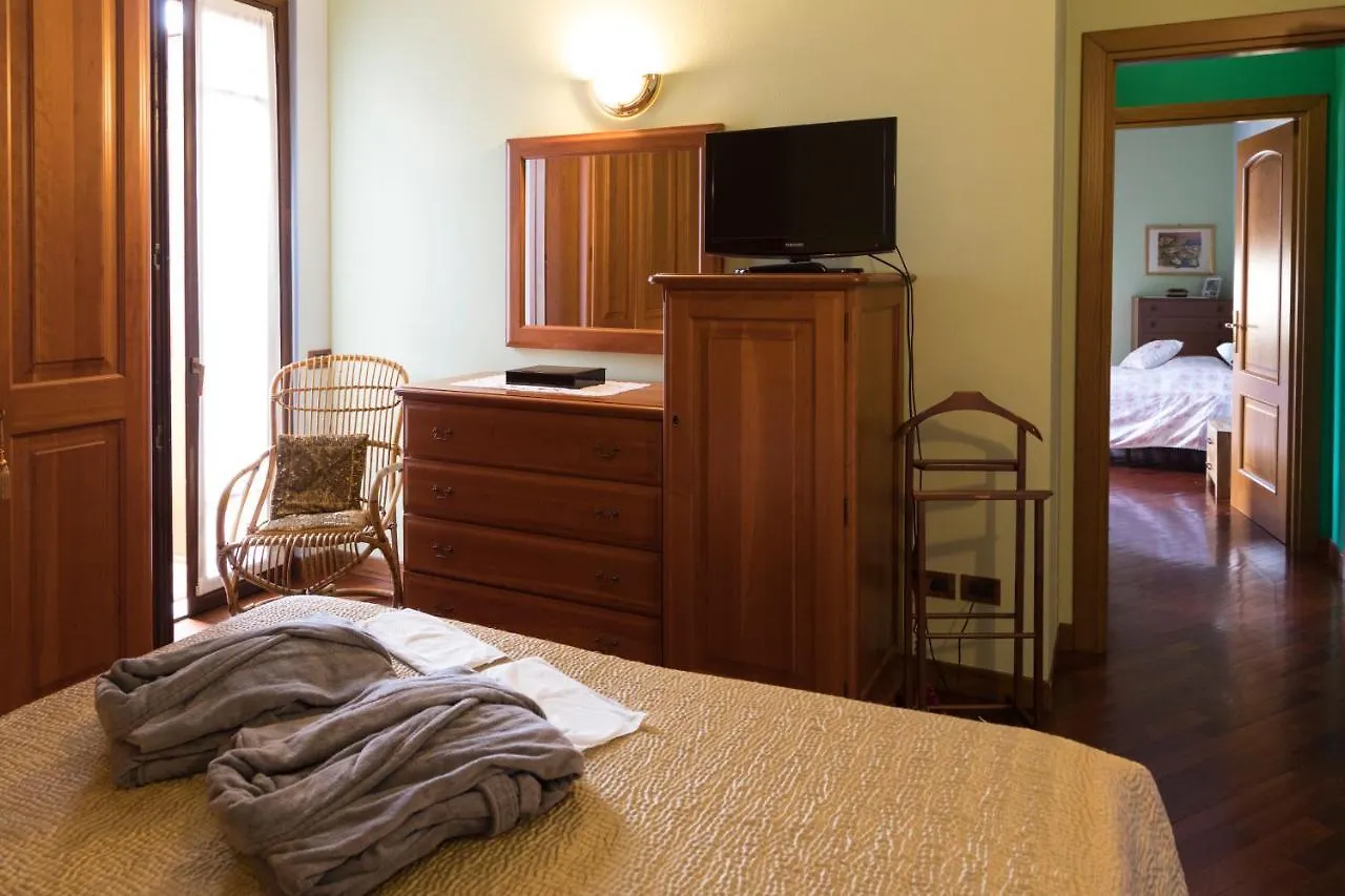 Appartamento A casa di Anna, elegant flat in Cremona 0*,
